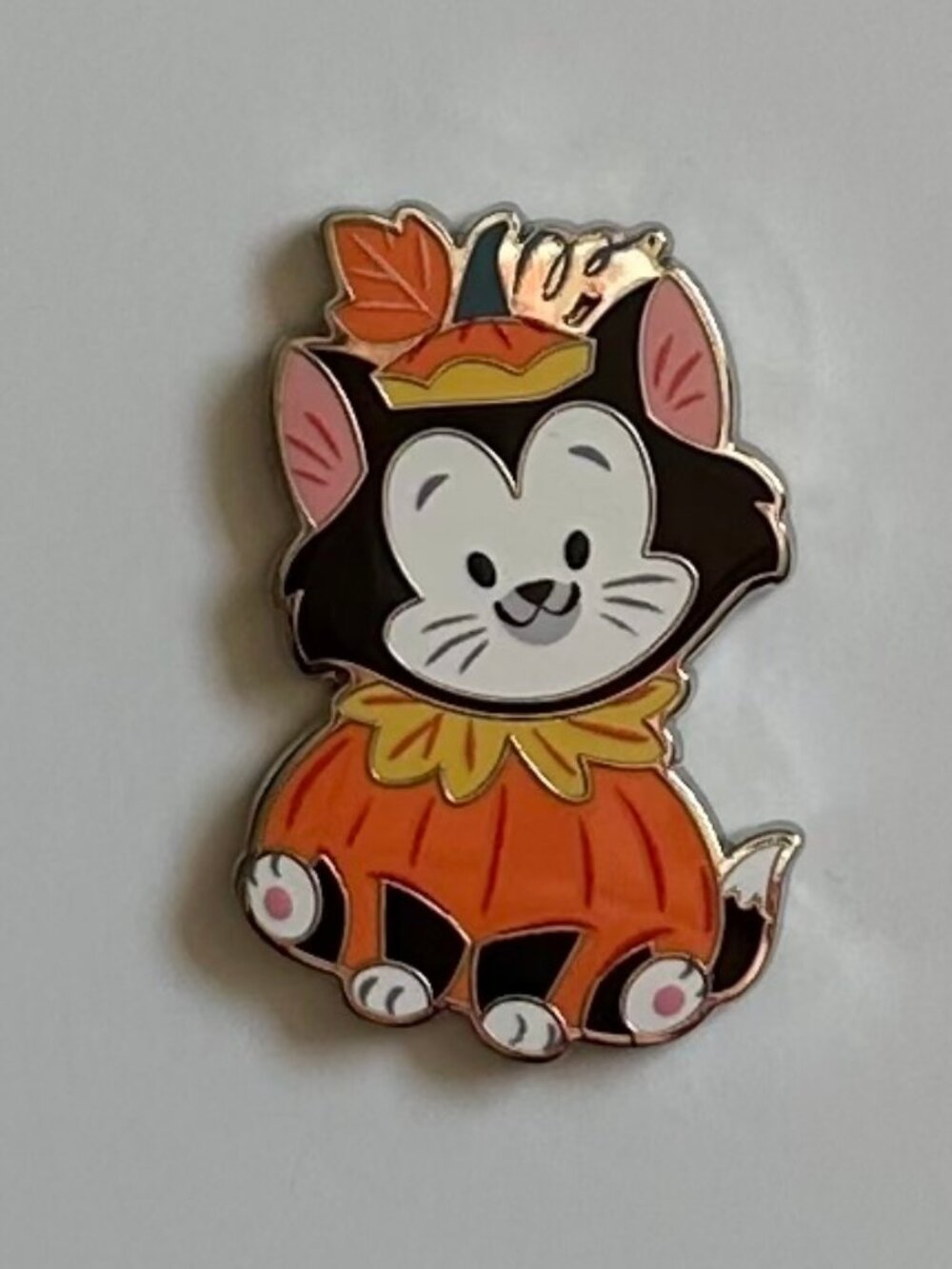 Disney Parks Halloween Figaro Pumpkin Costume Mystery Pin